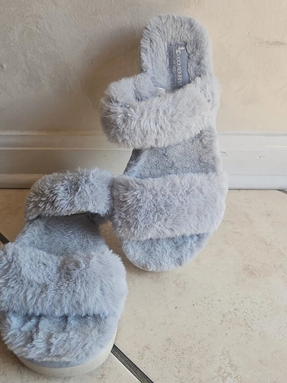 Women's Koolaburra by UGG Light Gray Fuzz-On Double Strap Faux Fur Slides-Size:8